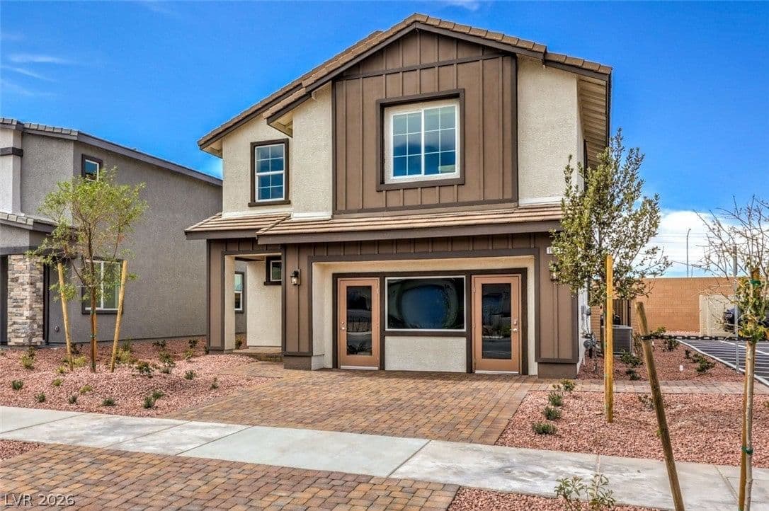 570 IVORY PEACOCK Avenue