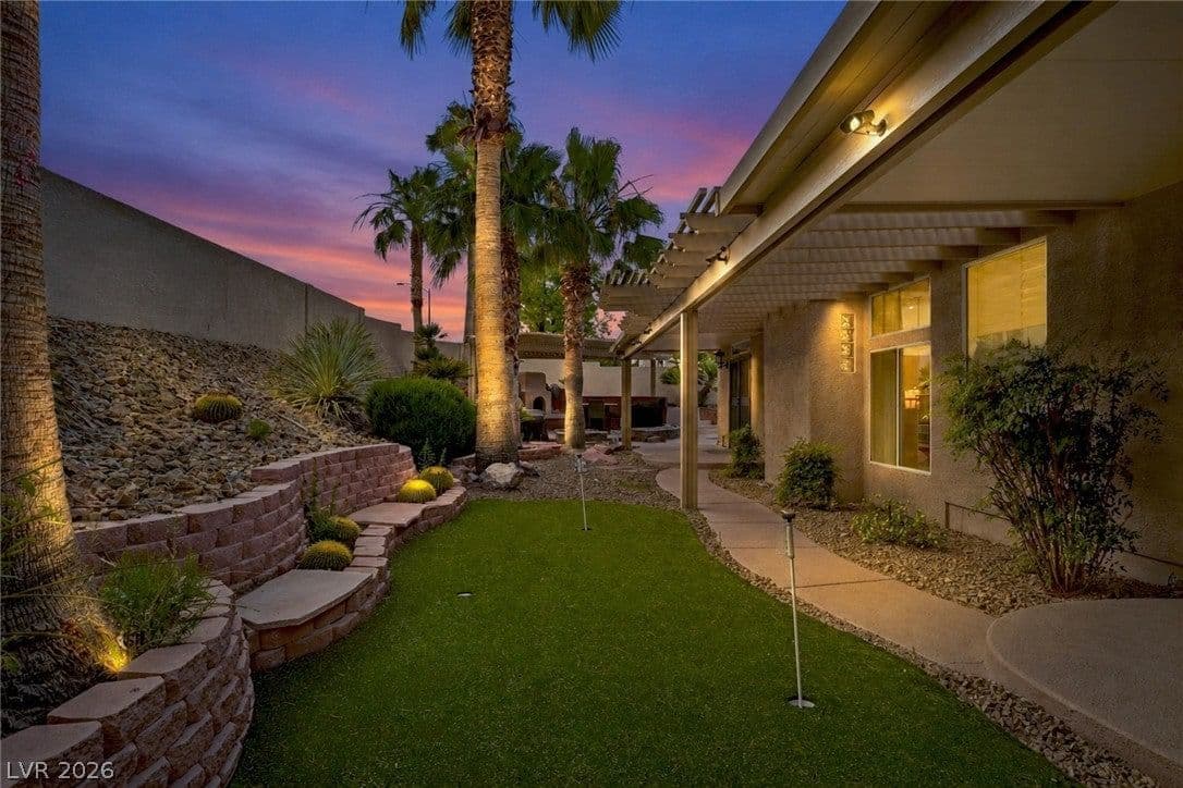 7651 Man O War Street photo 4