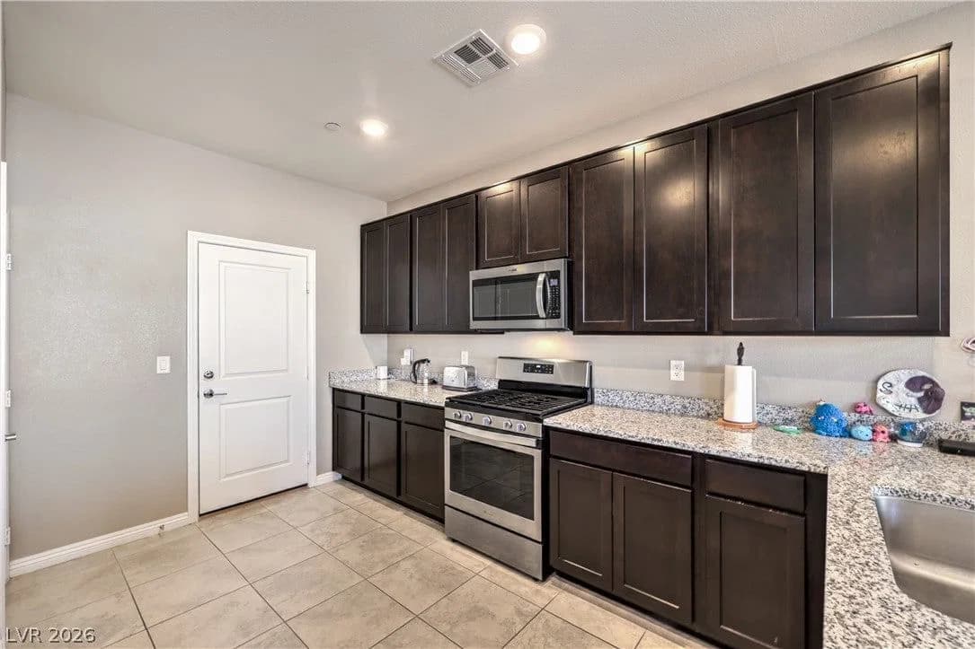 2850 Rolling Brook Place photo 3