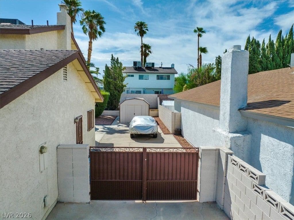 3885 Redwood Street photo 5