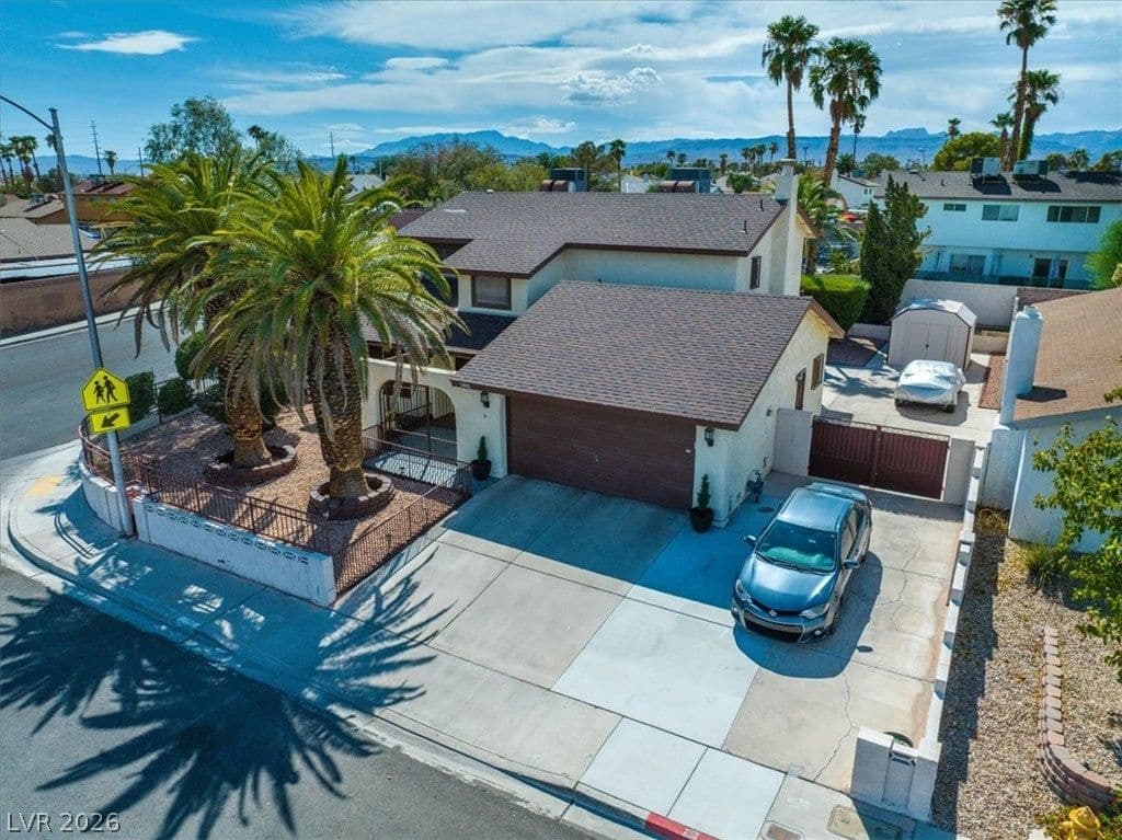 3885 Redwood Street photo 4