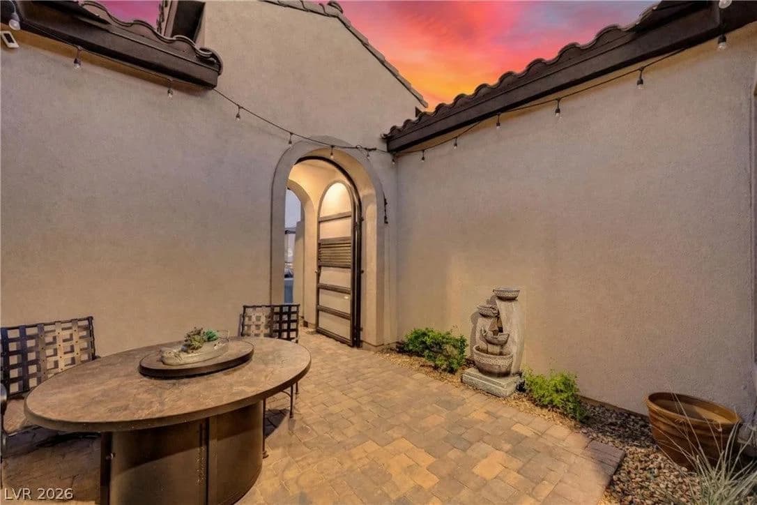 51 Thorn Creek Street photo 5