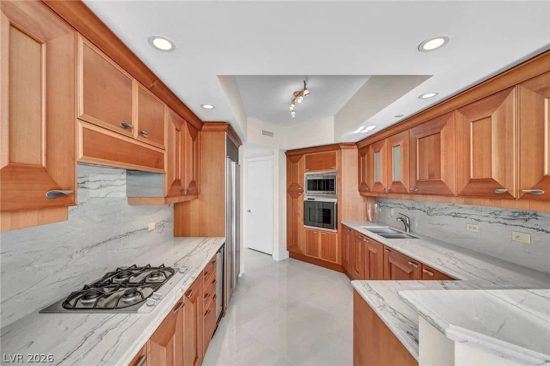 2777 Paradise Road photo 2