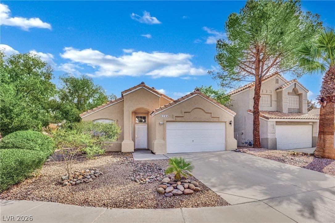 2124 Feather Bush Street photo 2