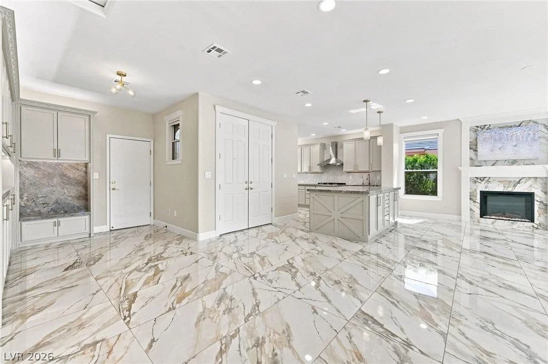 4853 Denaro Drive photo 4