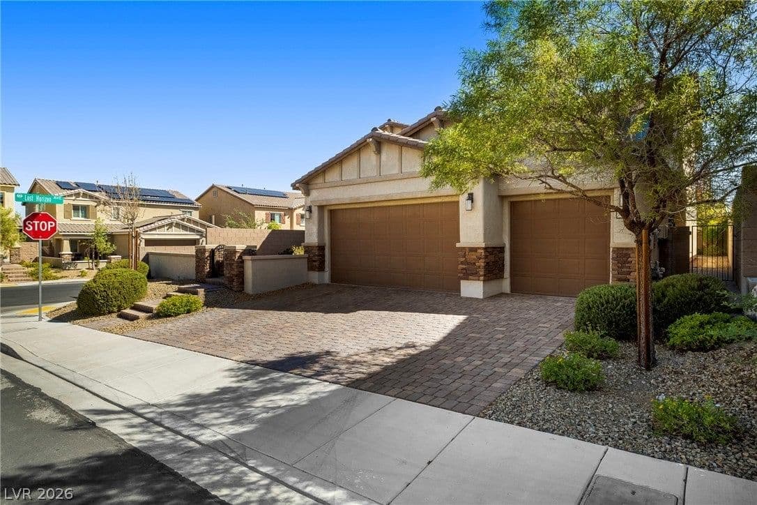 990 Floral Creek Court photo 3