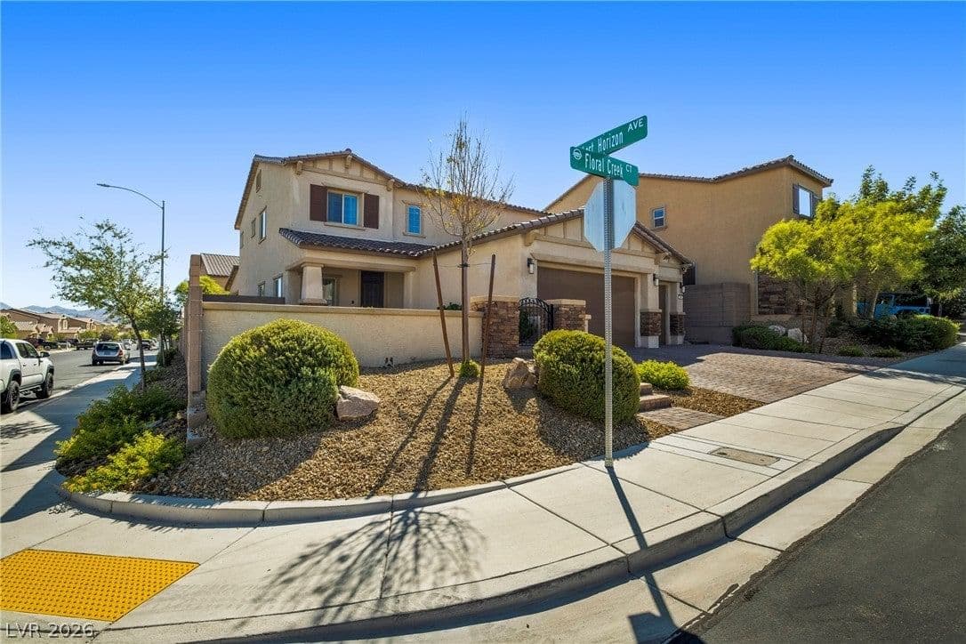 990 Floral Creek Court photo 2