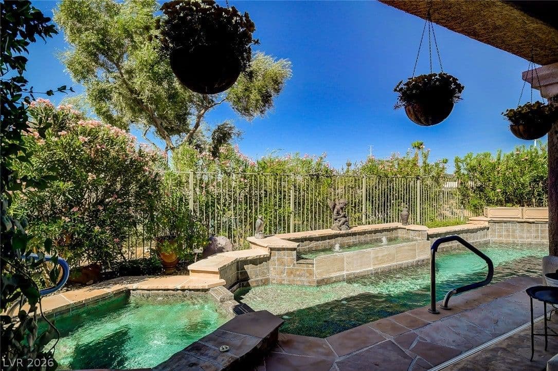 10266 Romantico Drive photo 3