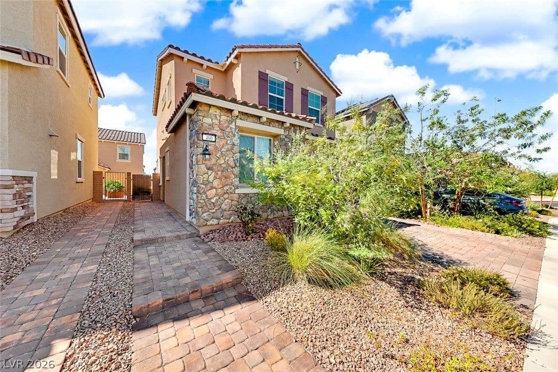 400 Desert Cadence Street photo 3