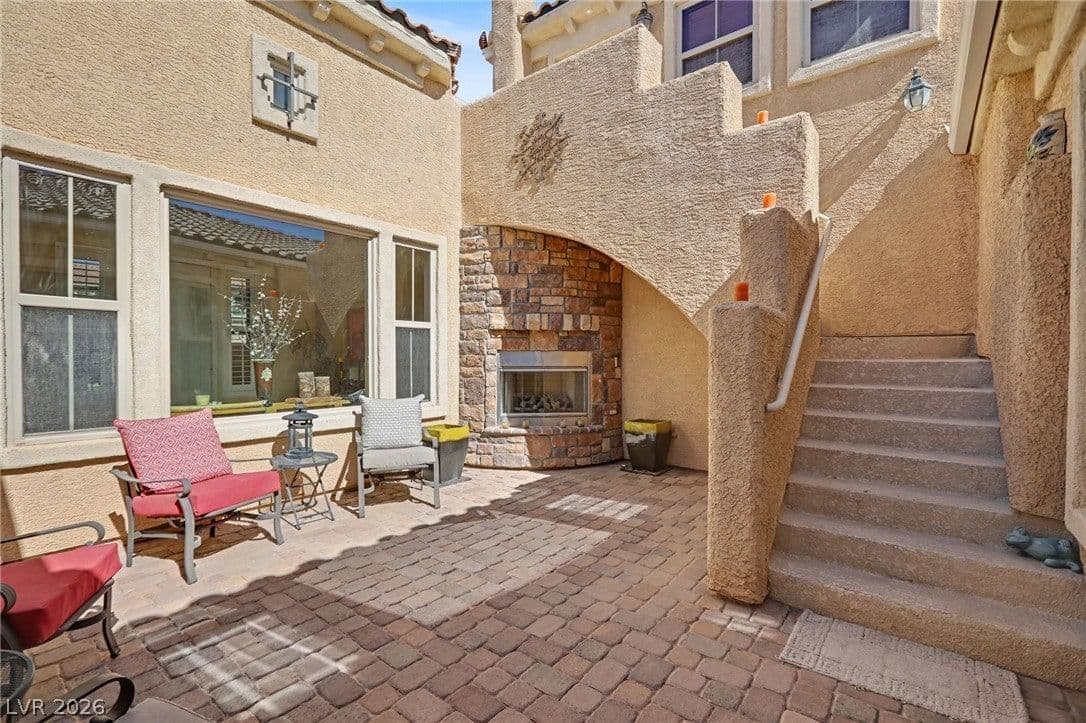 7567 Pearl Crescent Drive photo 4