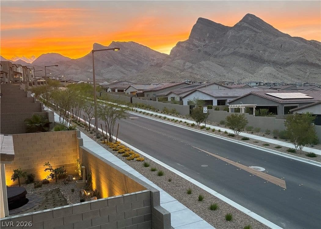 11568 Midnight Melody Avenue photo 2