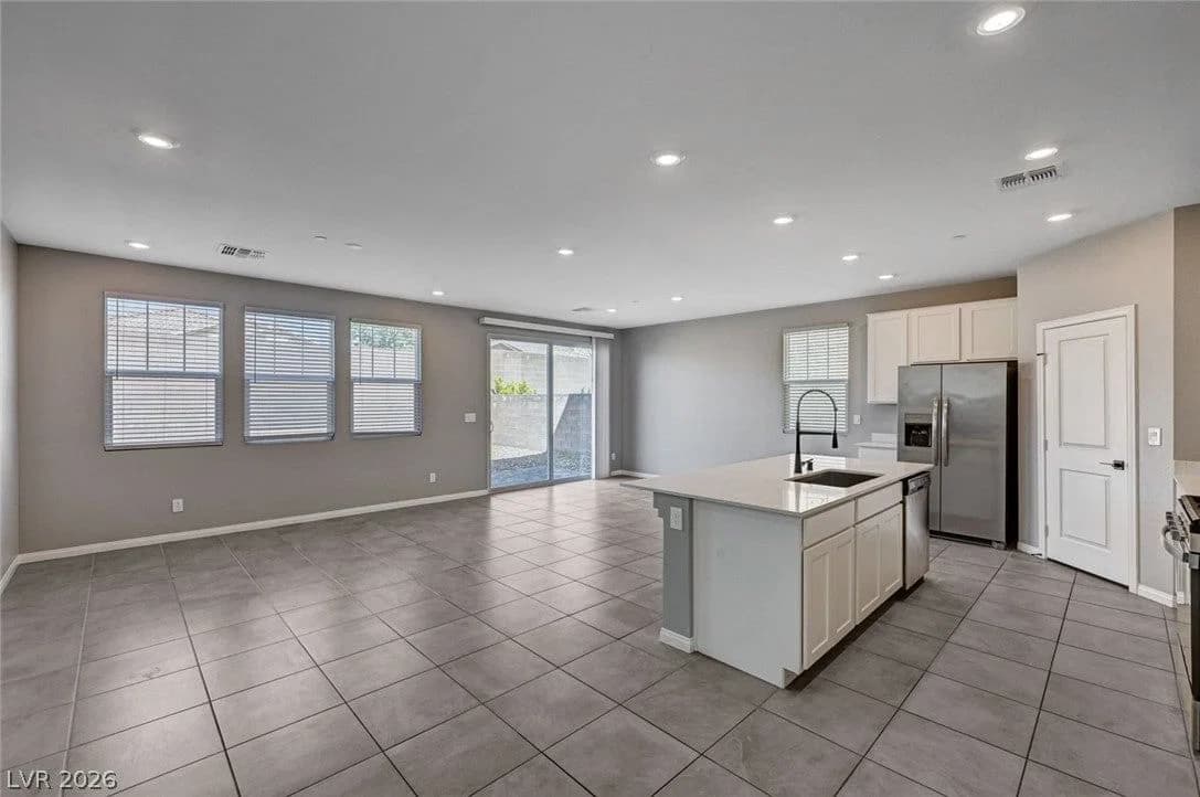 2570 Ofanto Street photo 5