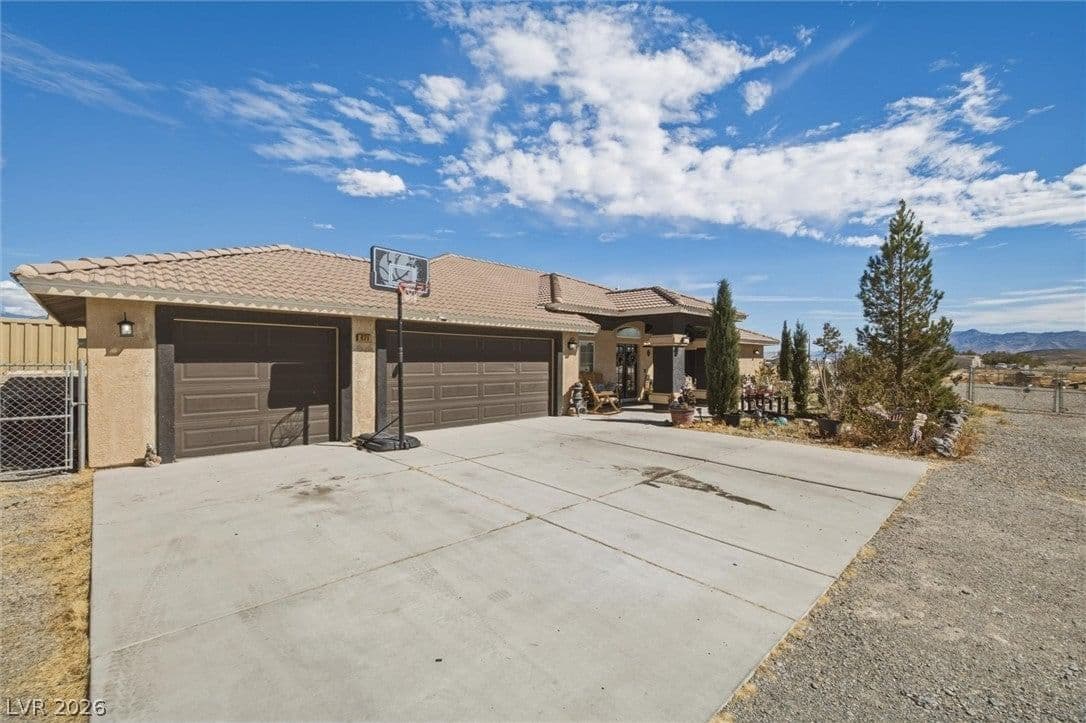 671 Warren Street photo 4