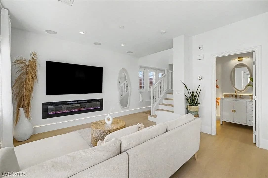 10147 Dragons Meadow Court photo 4