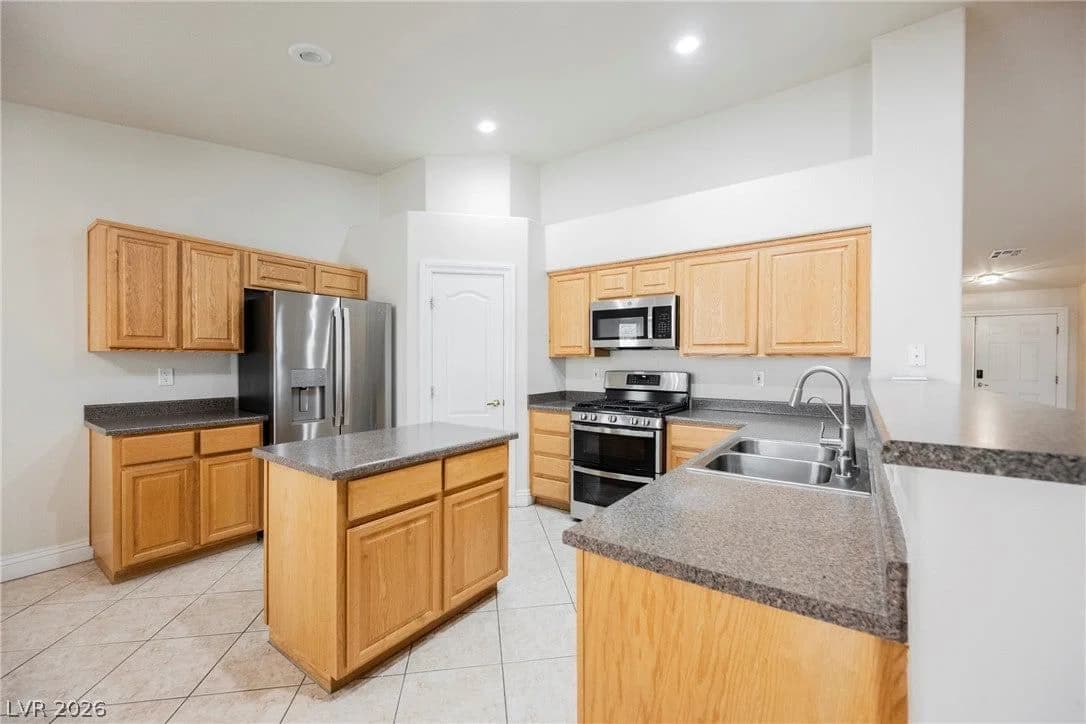 2467 Vegas Vic Street photo 2