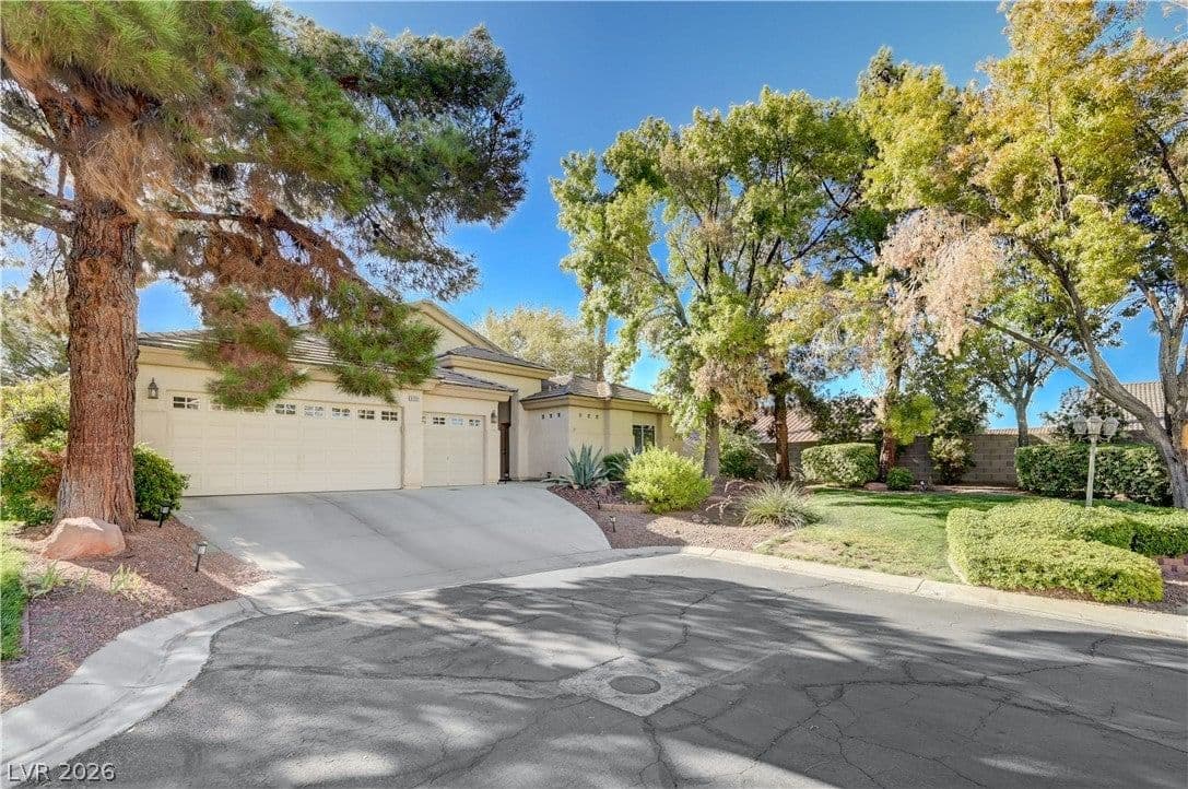 5551 Tahoe Meadows Court photo 2