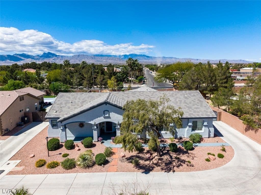8125 Soledad Canyon Street photo 2
