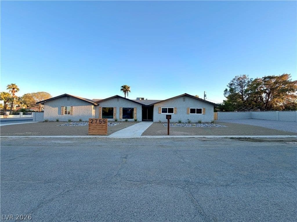 2755 Torrey Pines Drive photo 2