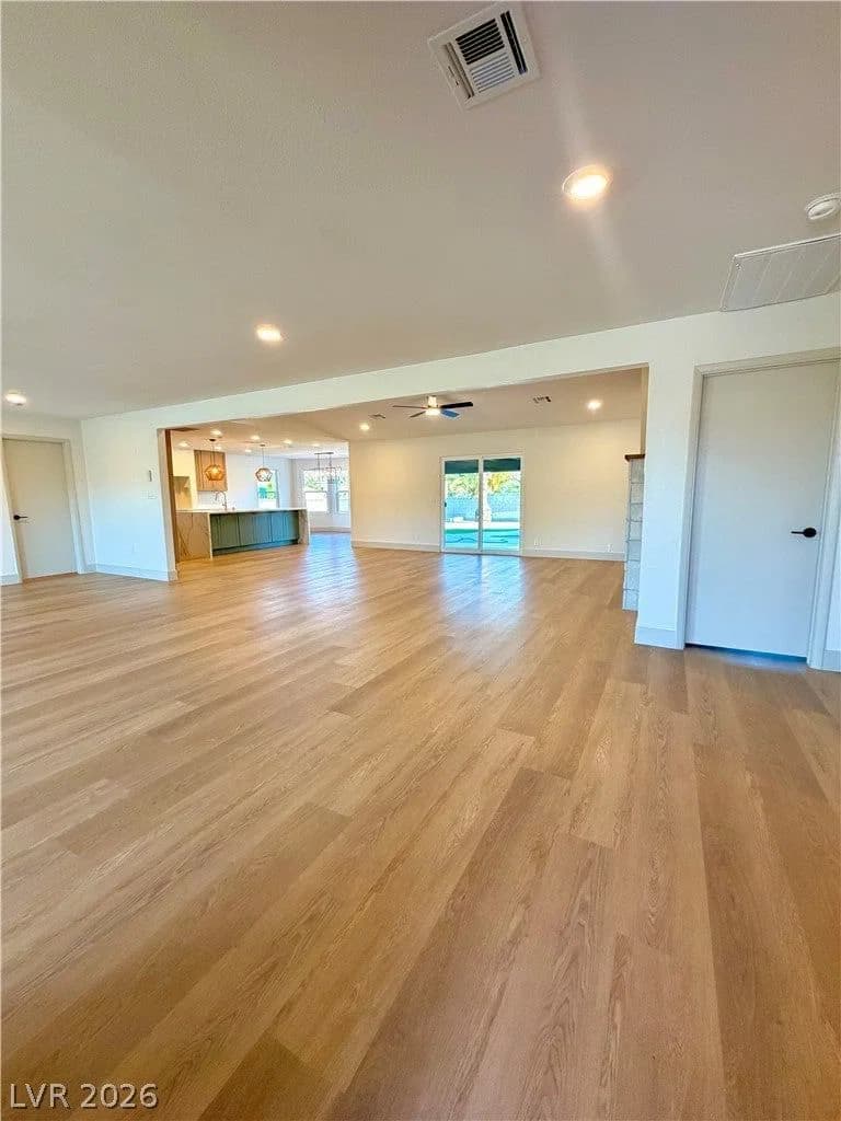 2755 Torrey Pines Drive photo 5