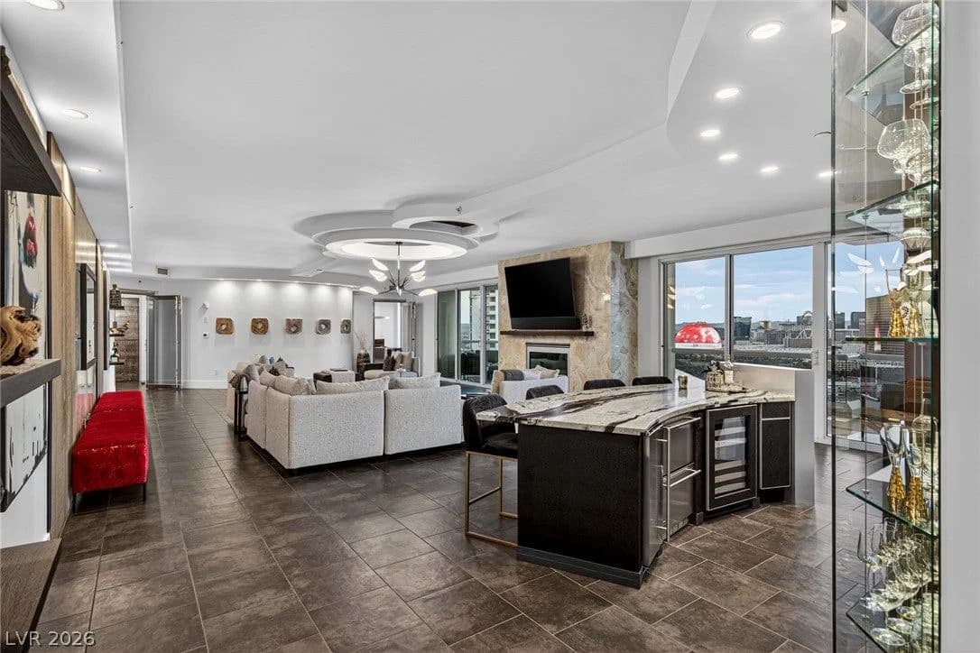 2747 Paradise Road photo 3