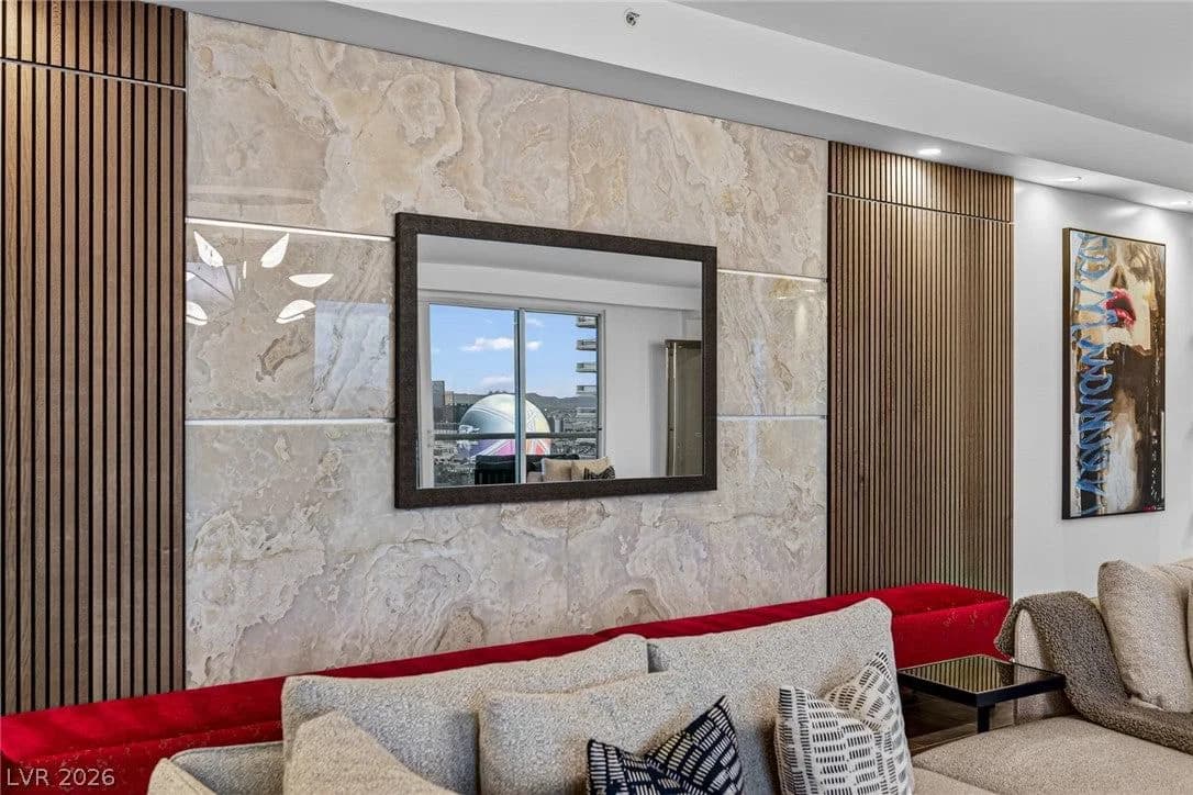 2747 Paradise Road photo 4