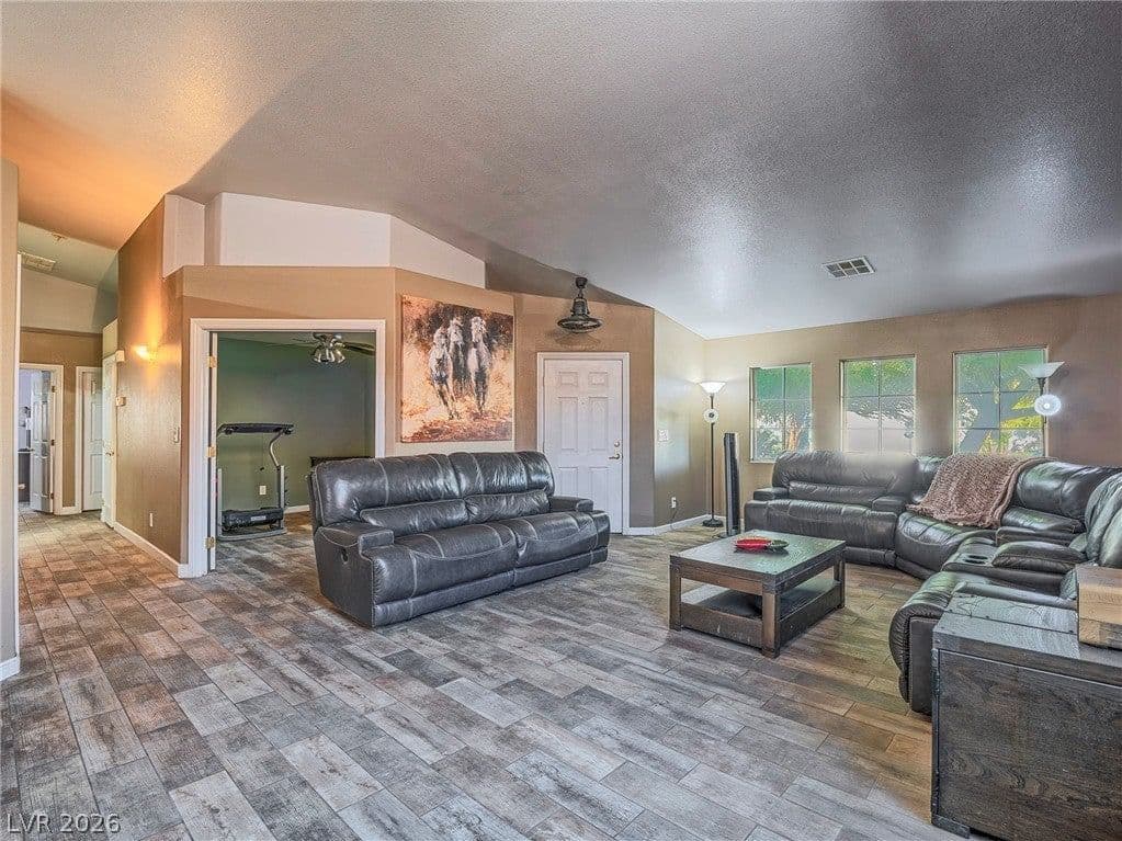 87 Rattlesnake Grass Court photo 2