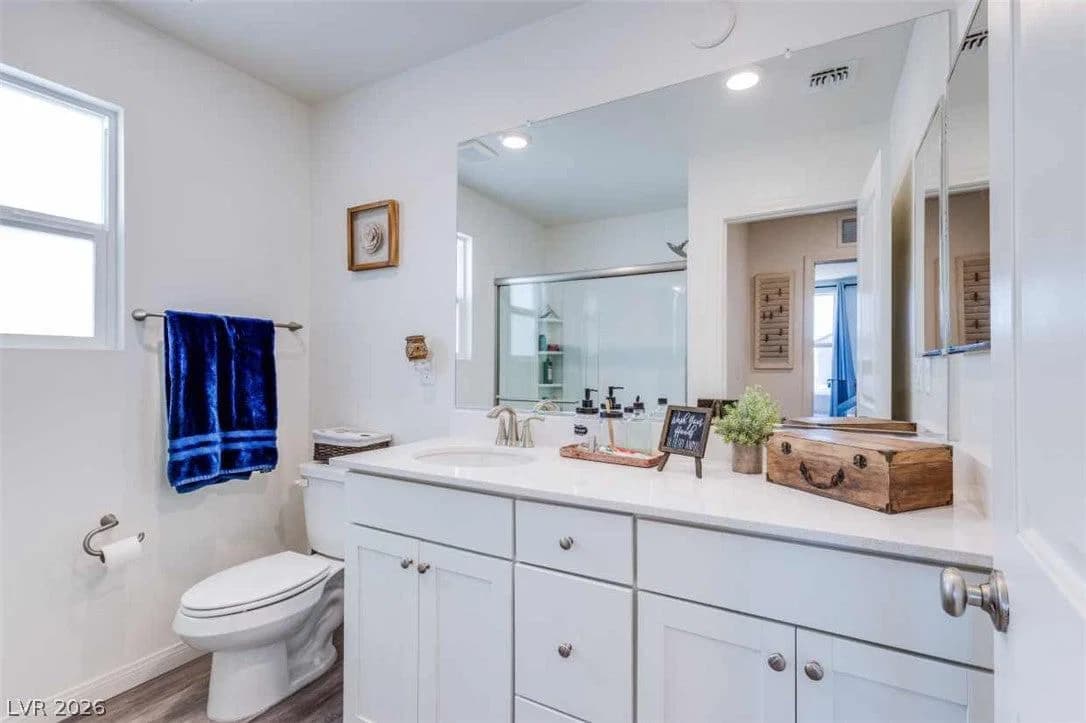 7712 Lush Oasis Avenue photo 4