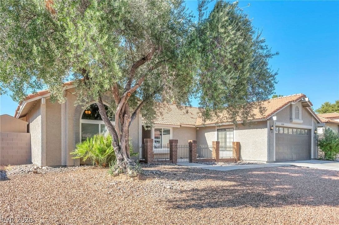 3249 Palmdesert Way photo 3