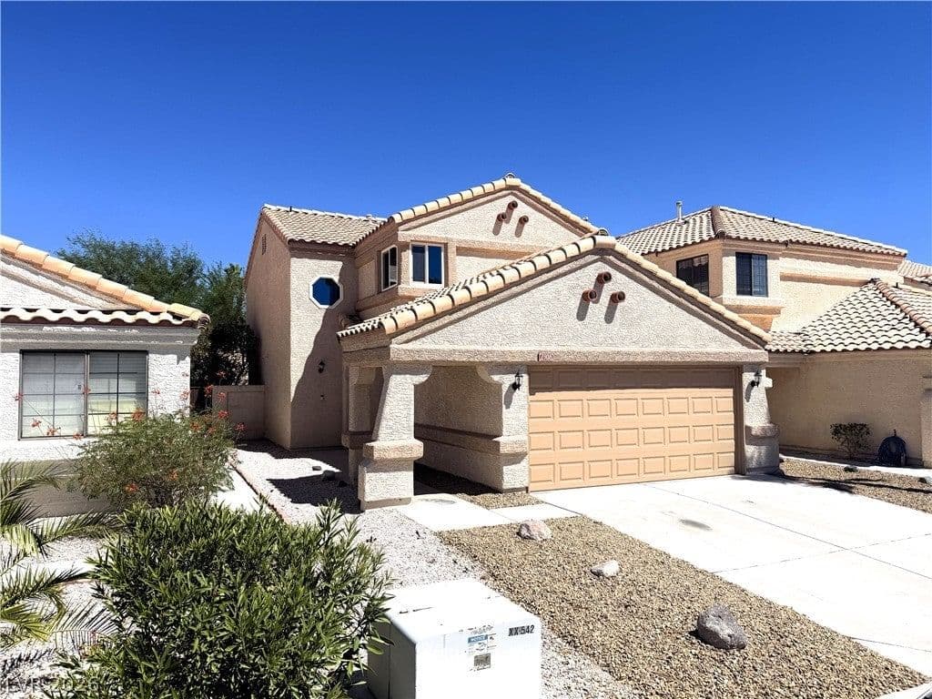 2308 Chatfield Drive photo 2