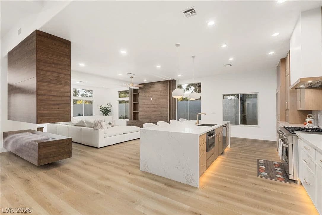 5719 Heather Breeze Court photo 4