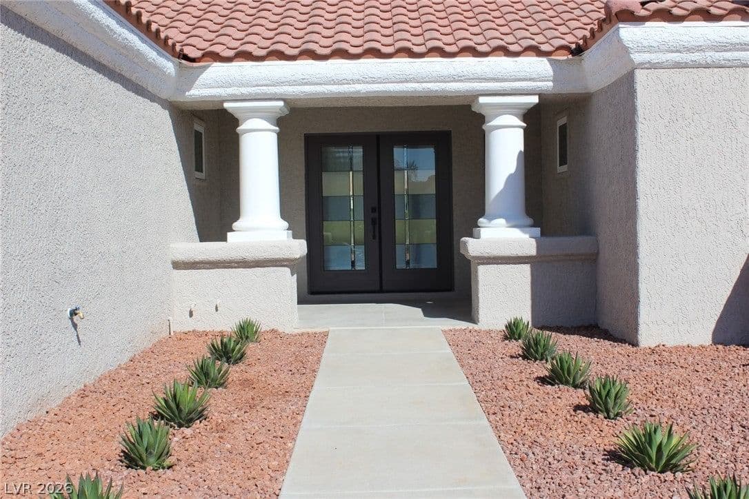 2625 Legend Drive photo 4