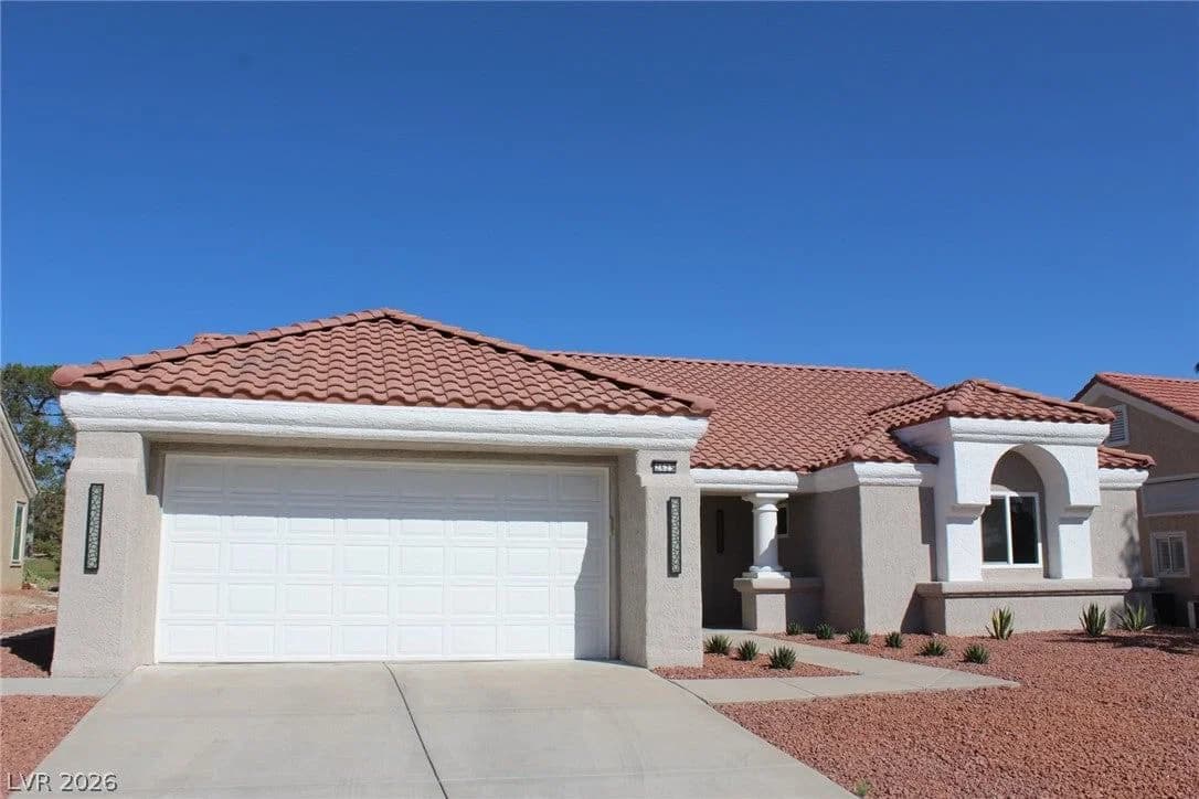 2625 Legend Drive photo 2