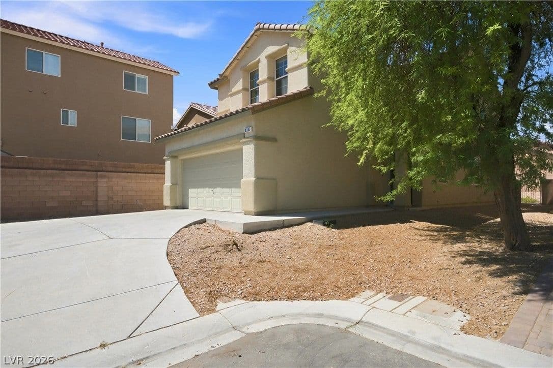 8347 Brilliant Ruby Court photo 2