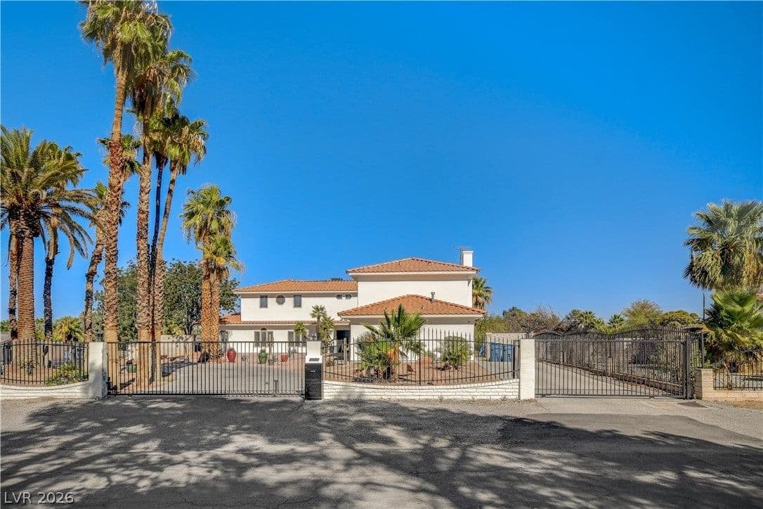 2920 El Camino Road photo 2