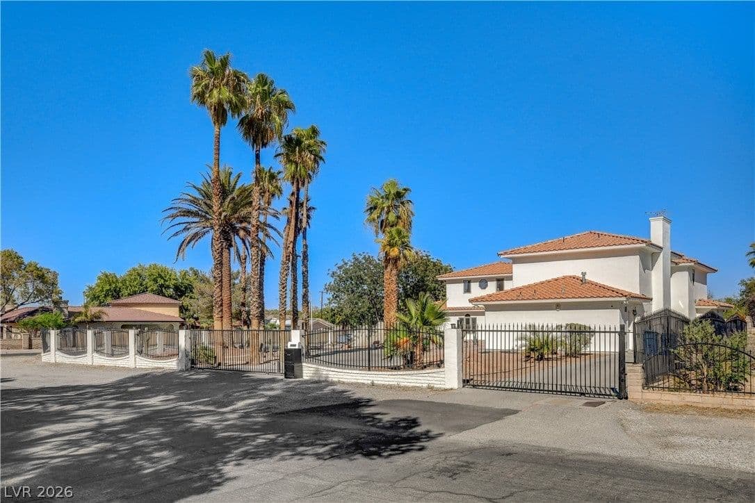 2920 El Camino Road photo 3