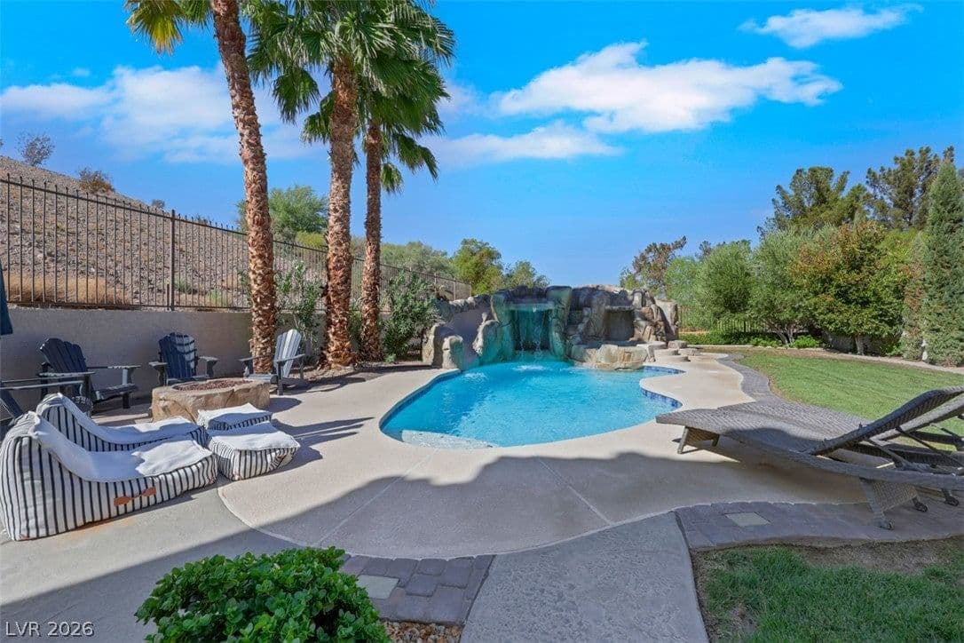 915 Via Canale Drive photo 5