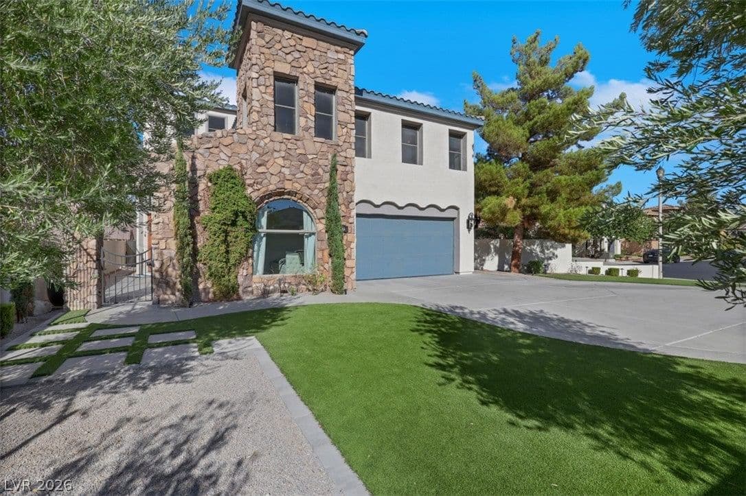 915 Via Canale Drive photo 2