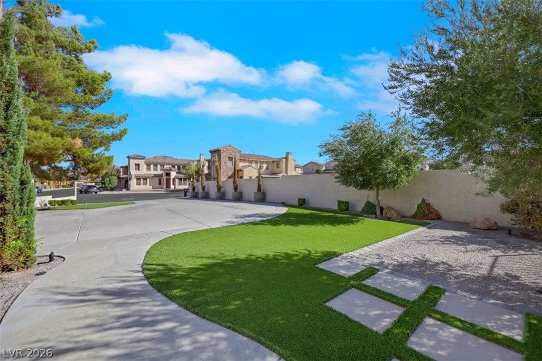 915 Via Canale Drive photo 4