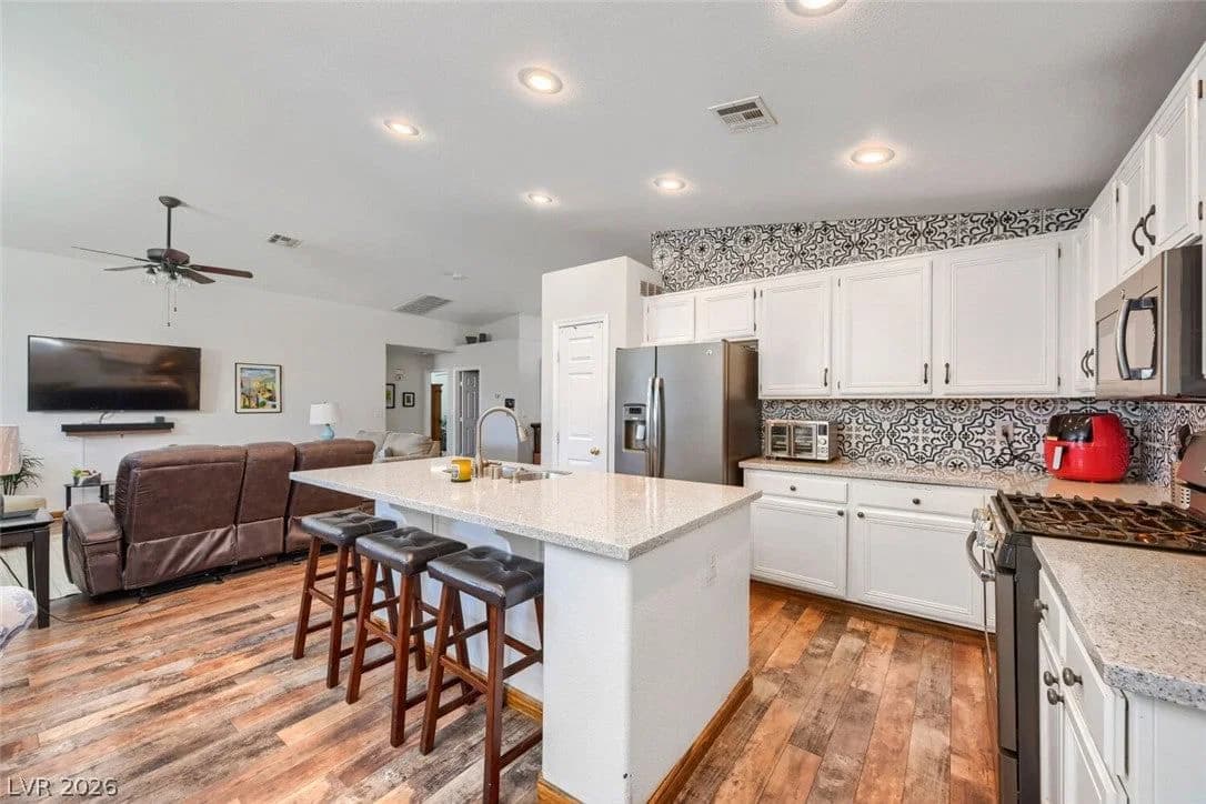 317 Maritocca Avenue photo 4