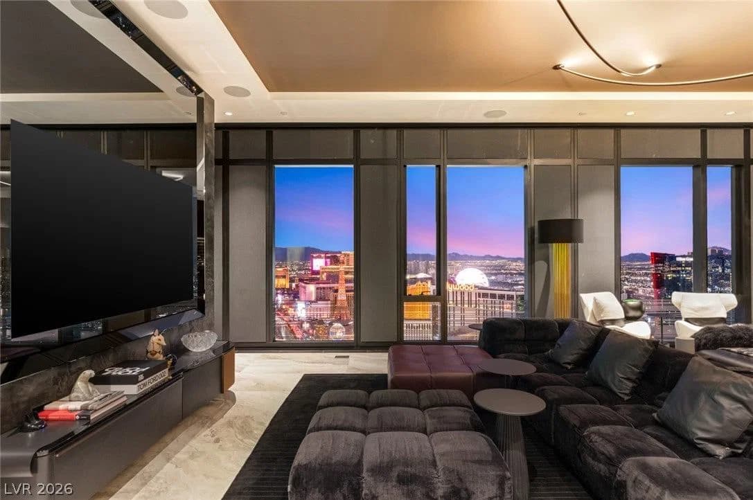 3750 Las Vegas Boulevard photo 2