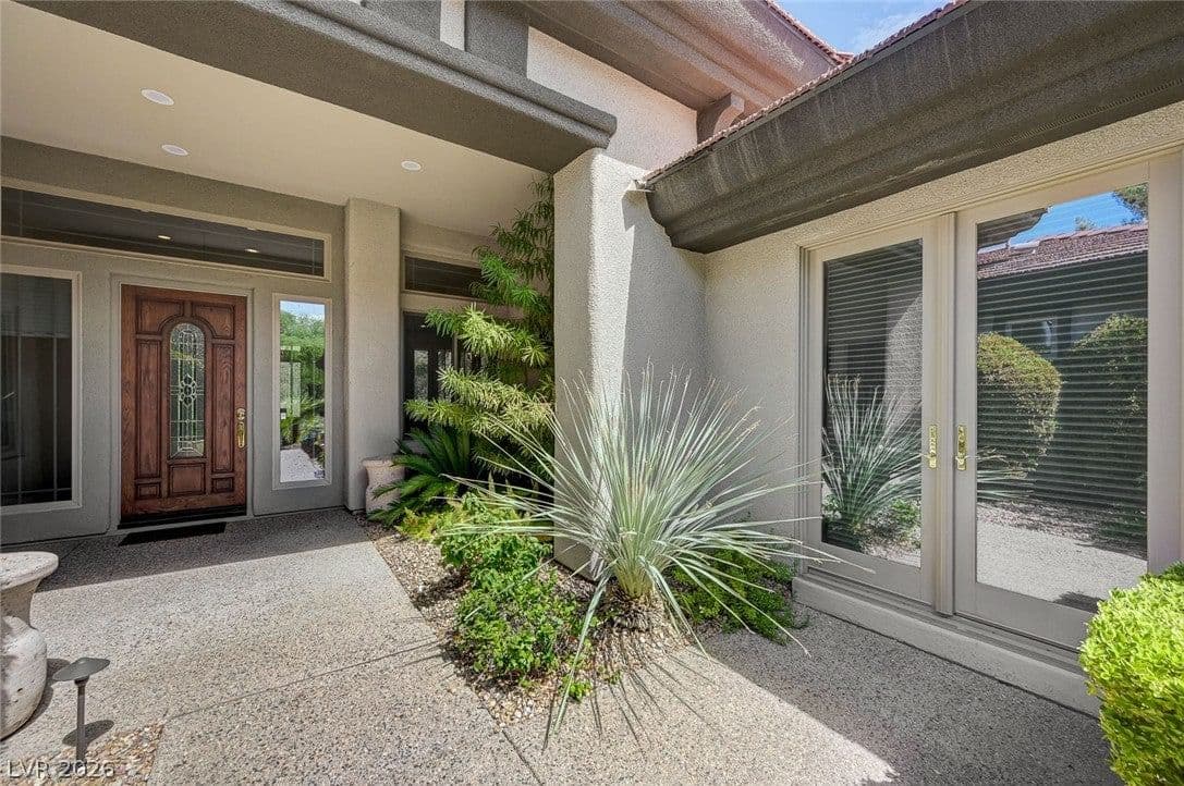 8 Starbrook Drive photo 2