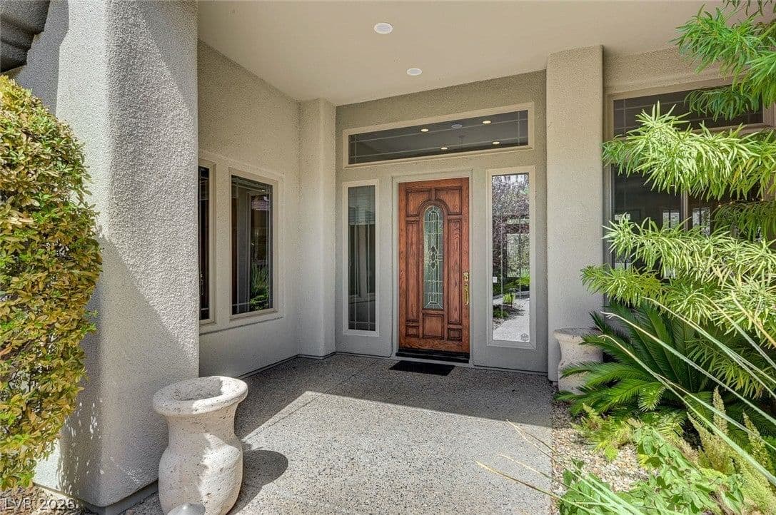 8 Starbrook Drive photo 3