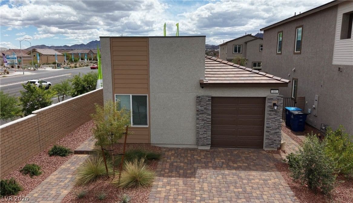 101 Cameron Chase Avenue photo 4