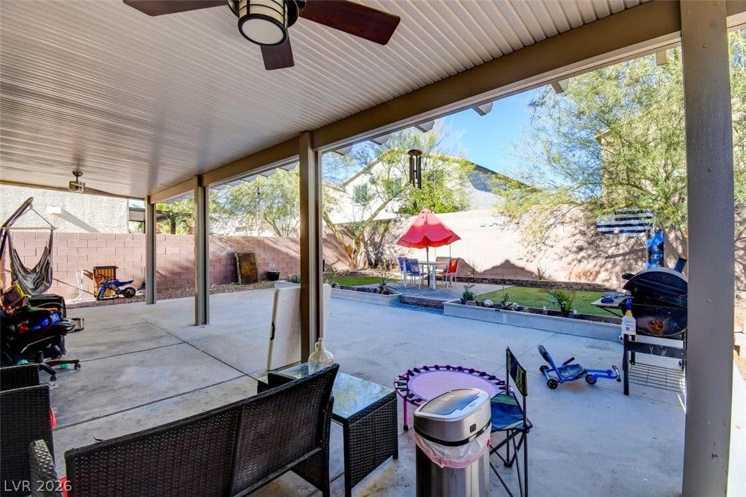 4128 Seclusion Bay Avenue photo 4