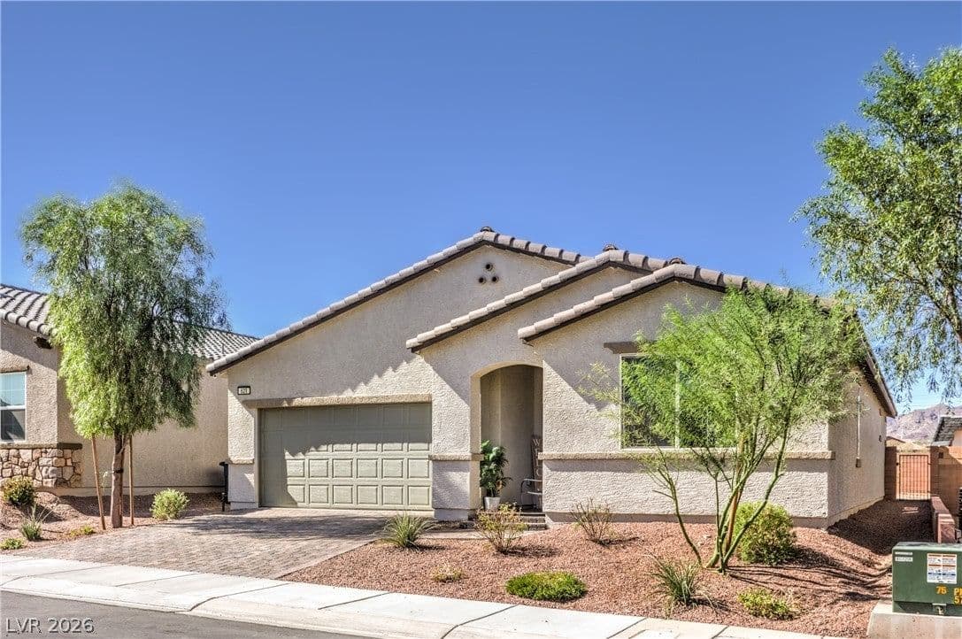 621 Sylvan Street photo 2