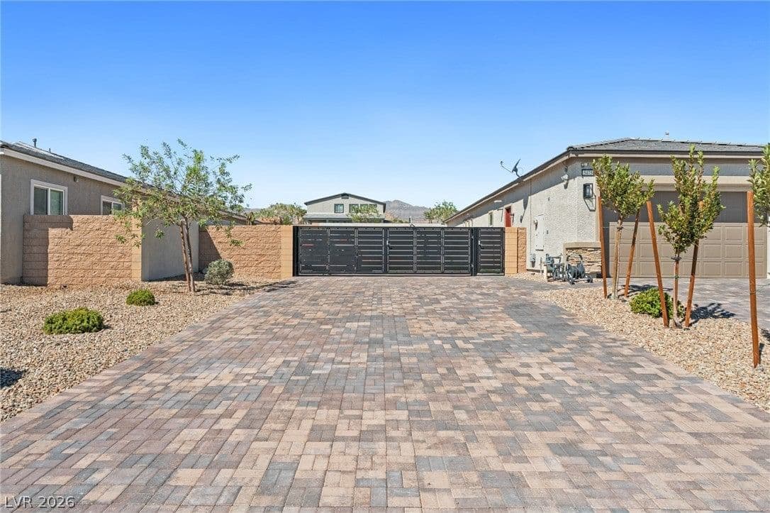 5475 Grambley Street photo 5