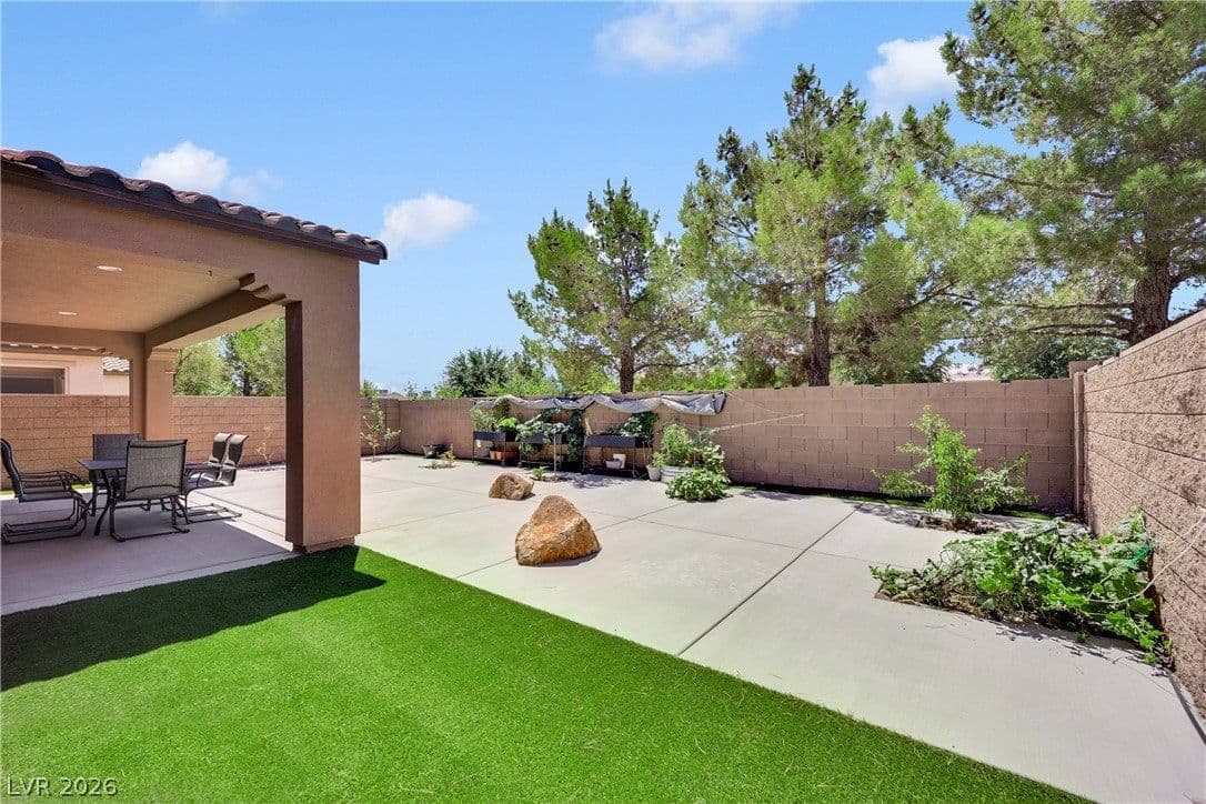3829 Riviera Regal Avenue photo 5