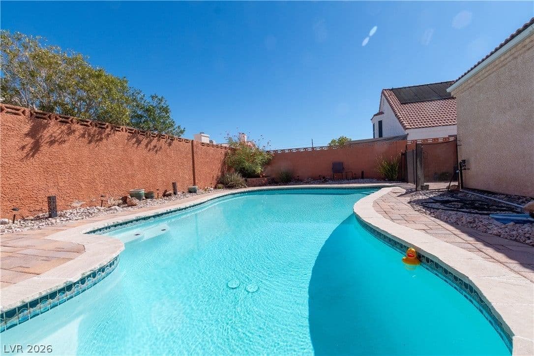 7332 Queen Palm Drive photo 2