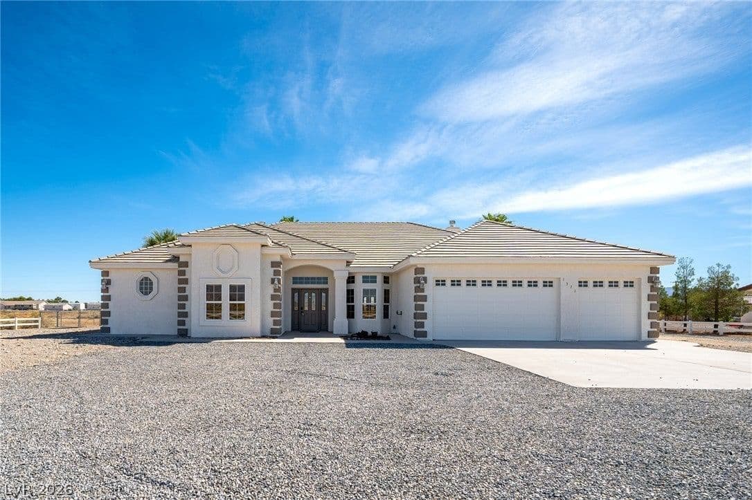 1371 Elderberry Street photo 2