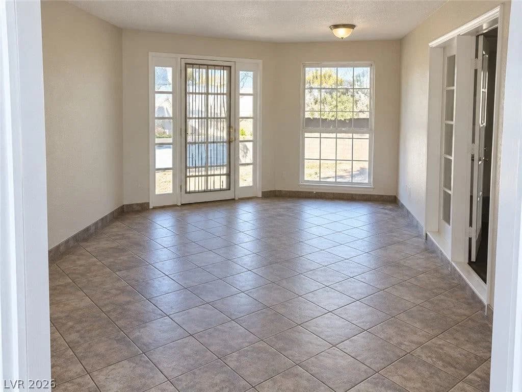 6414 Sandpiper Way photo 4